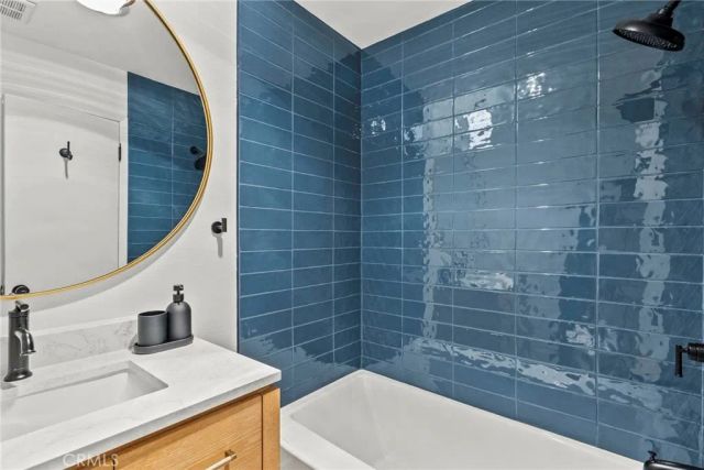 5400 Newcastle 12, Encino, CA 91316