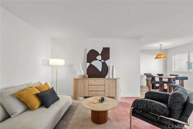 5400 Newcastle 12, Encino, CA 91316