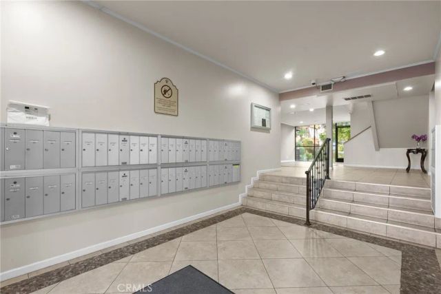 5400 Newcastle 12, Encino, CA 91316