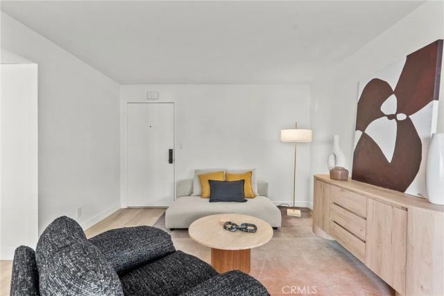 5400 Newcastle 12, Encino, CA 91316