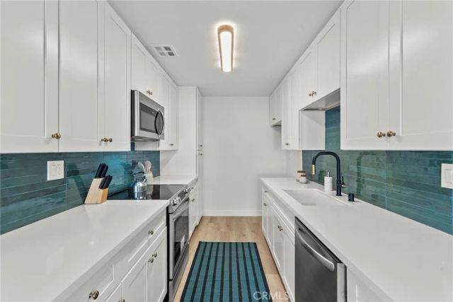 5400 Newcastle 12, Encino, CA 91316