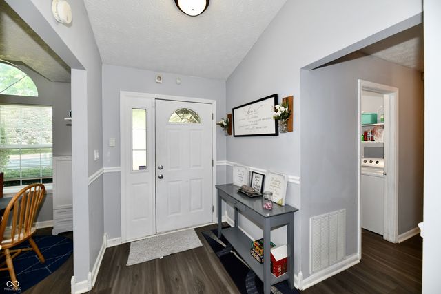 6053 Countrybrook Road, Indianapolis, IN 46254