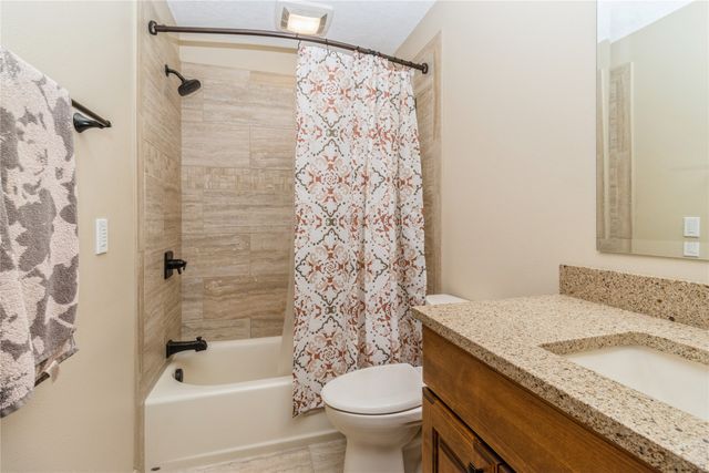 7944 Roseland Drive, Urbandale, IA 50322