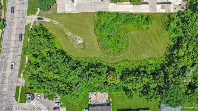 38500 Garfield Road, Clinton Township, MI 48038