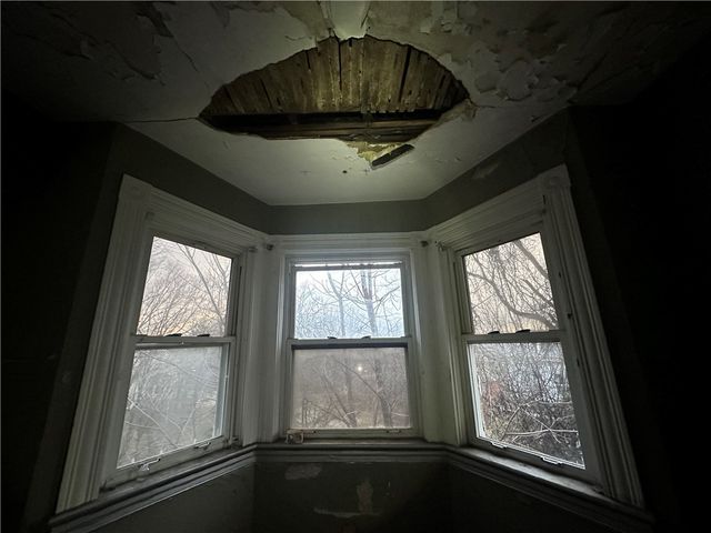 627 Chester Ave, Perry Hilltop, PA 15214