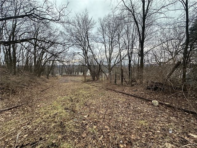 627 Chester Ave, Perry Hilltop, PA 15214