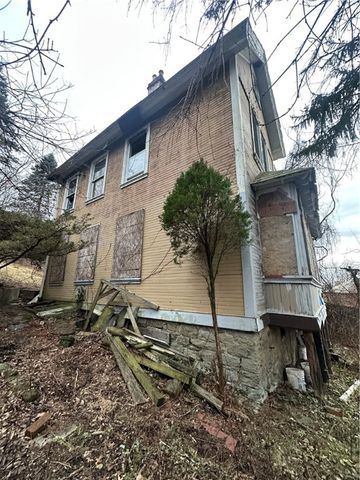 627 Chester Ave, Perry Hilltop, PA 15214