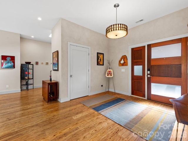 46 Pinecroft Road, Asheville, NC 28804