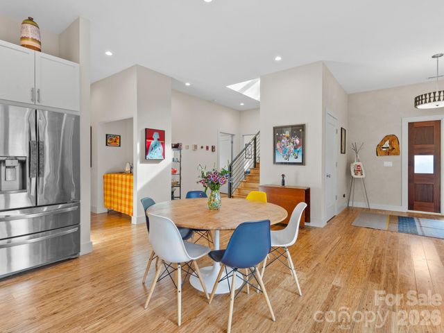 46 Pinecroft Road, Asheville, NC 28804