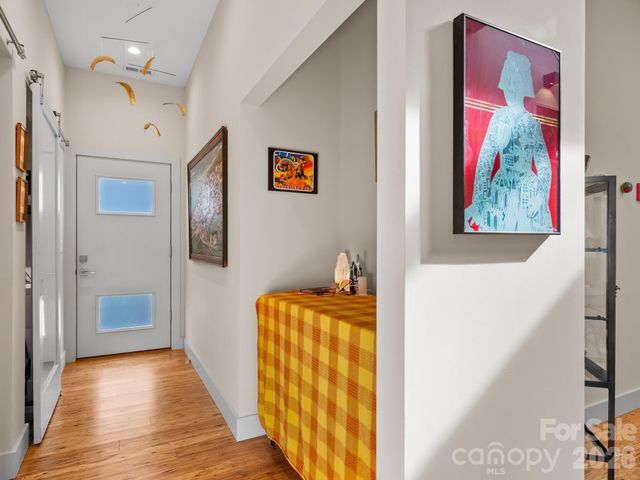 46 Pinecroft Road, Asheville, NC 28804