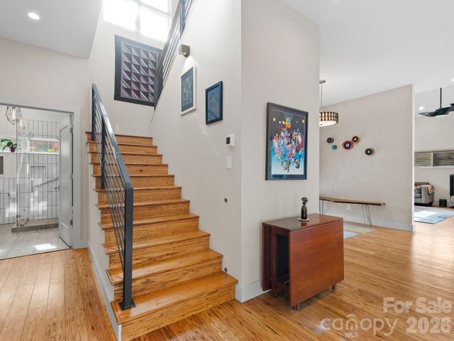 46 Pinecroft Road, Asheville, NC 28804