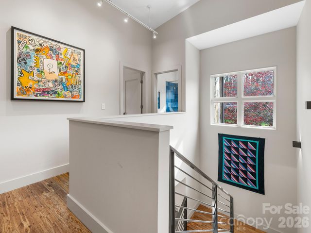46 Pinecroft Road, Asheville, NC 28804