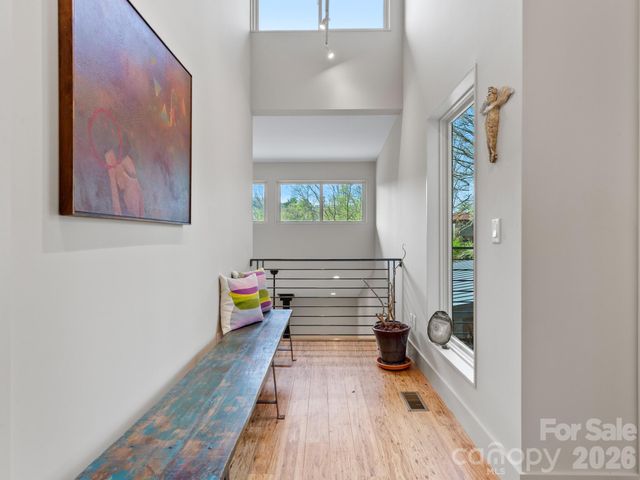 46 Pinecroft Road, Asheville, NC 28804