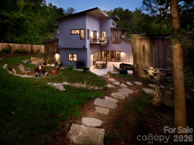 46 Pinecroft Road, Asheville, NC 28804