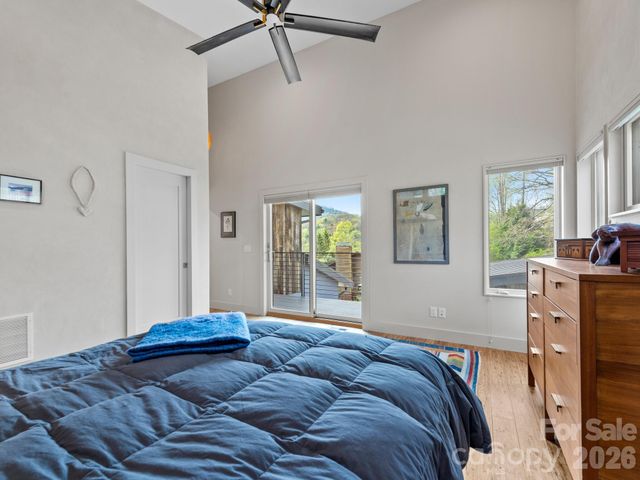 46 Pinecroft Road, Asheville, NC 28804