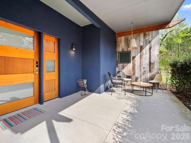 46 Pinecroft Road, Asheville, NC 28804