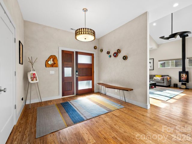 46 Pinecroft Road, Asheville, NC 28804