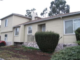 2421 Ritchie St, Oakland, CA 94605