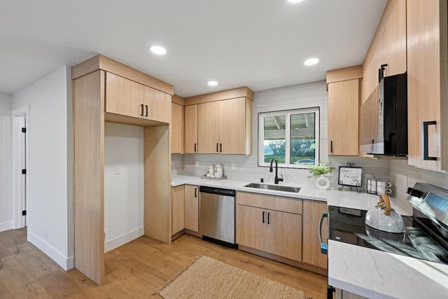 7423 Kingsmen Ave, Citrus Heights, CA 95621