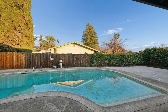 7423 Kingsmen Ave, Citrus Heights, CA 95621