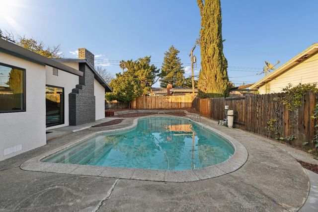 7423 Kingsmen Ave, Citrus Heights, CA 95621