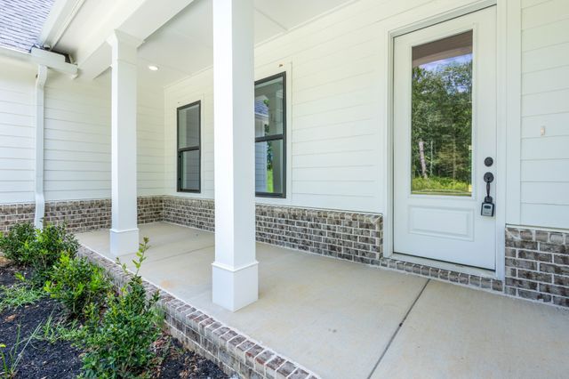 7765 Barnhill Rd, Primm Springs, TN 38476