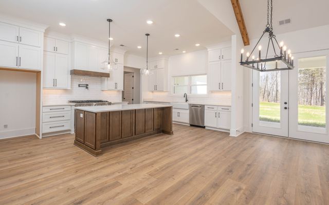 7765 Barnhill Rd, Primm Springs, TN 38476