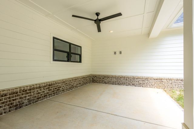 7765 Barnhill Rd, Primm Springs, TN 38476