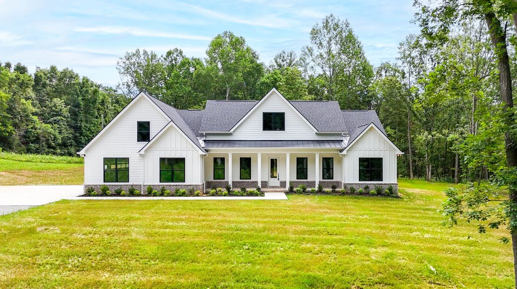 7765 Barnhill Rd, Primm Springs, TN 38476