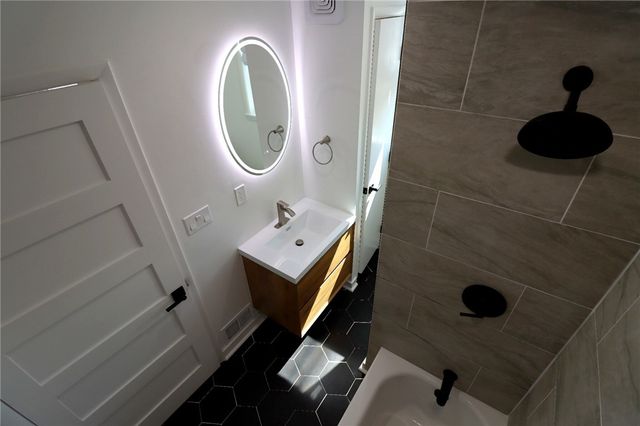 107 Shoup St 2, Millvale, PA 15209