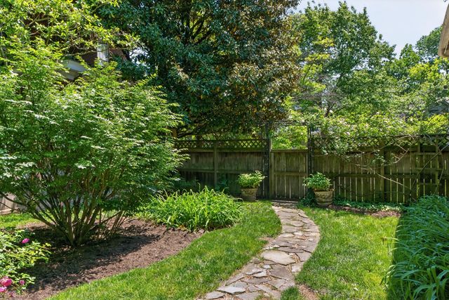 109 Irvine Road, Lexington, KY 40502