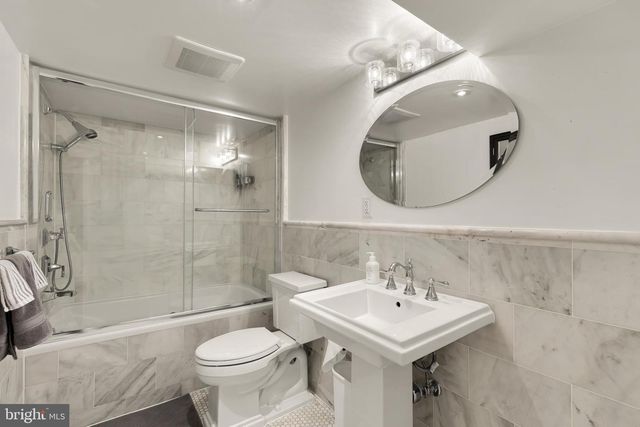 2200 DECATUR PL NW, Washington, DC 20008