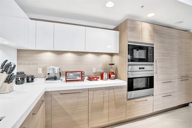 17301 Biscayne Blvd 1207, North Miami Beach, FL 33160