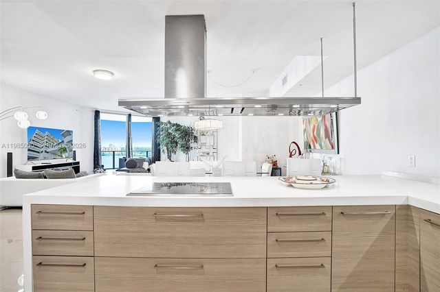 17301 Biscayne Blvd 1207, North Miami Beach, FL 33160