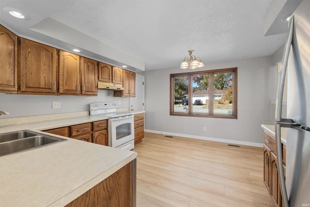 805 Wolverton Drive, Fort Wayne, IN 46825