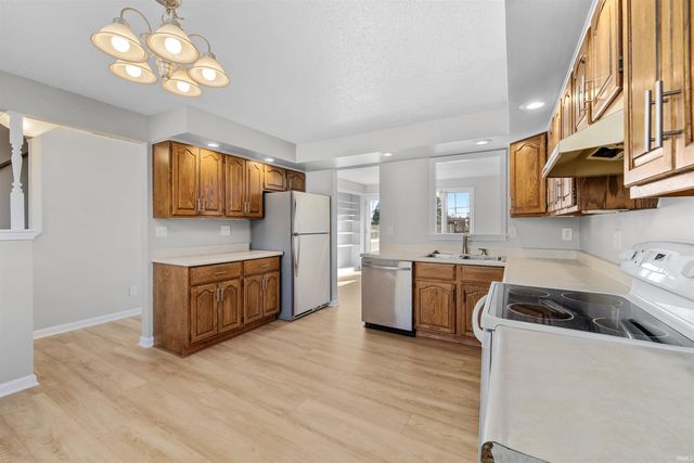 805 Wolverton Drive, Fort Wayne, IN 46825