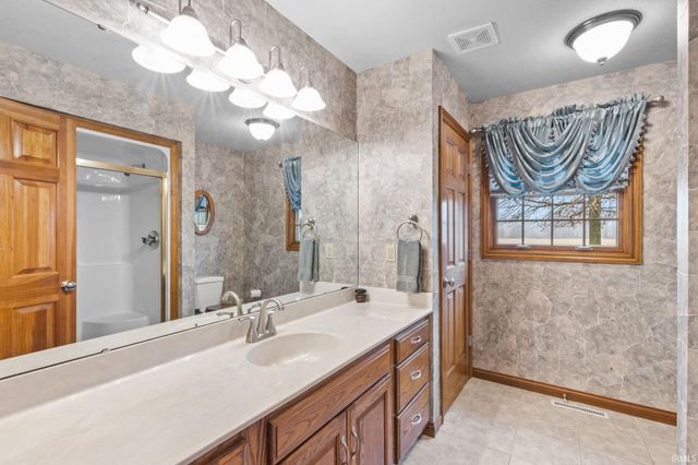 21750 New Road, Lakeville, IN 46536