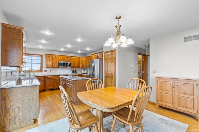 21750 New Road, Lakeville, IN 46536