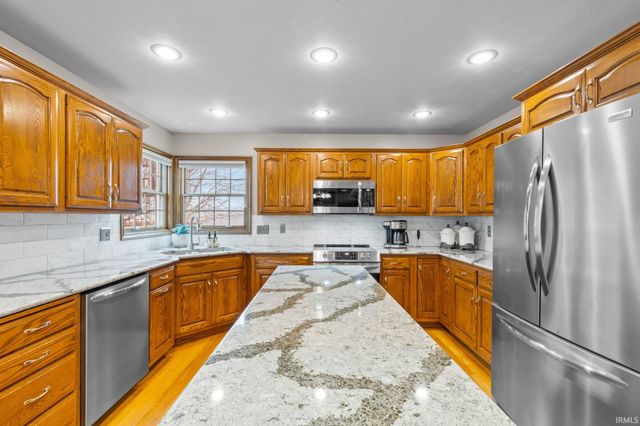 21750 New Road, Lakeville, IN 46536