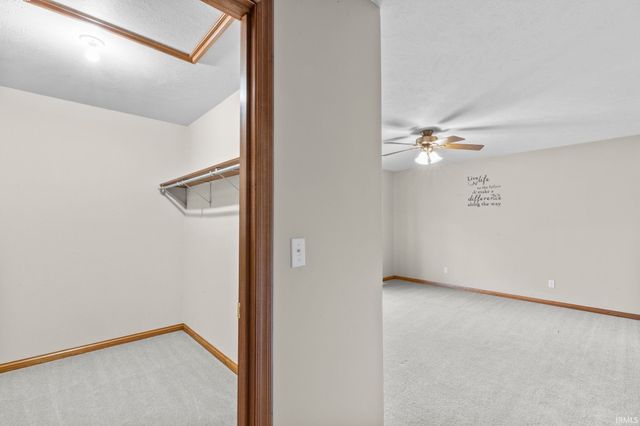 21750 New Road, Lakeville, IN 46536