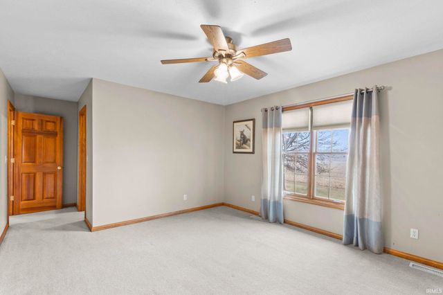 21750 New Road, Lakeville, IN 46536