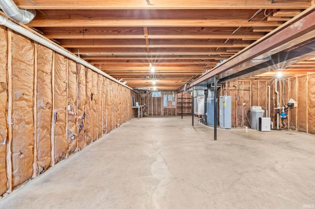 21750 New Road, Lakeville, IN 46536