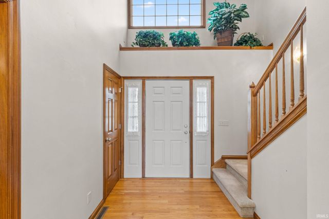 21750 New Road, Lakeville, IN 46536