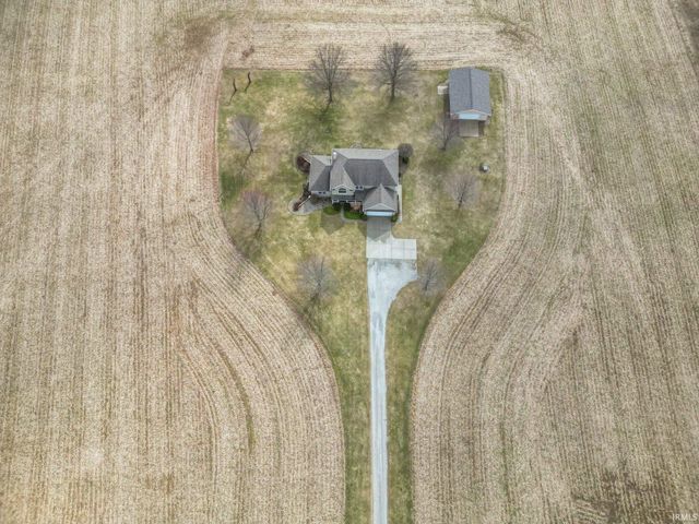 21750 New Road, Lakeville, IN 46536