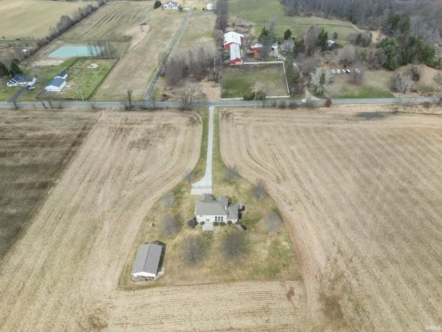 21750 New Road, Lakeville, IN 46536