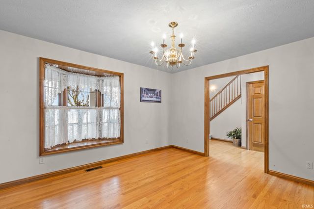 21750 New Road, Lakeville, IN 46536