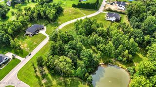 5504 Farmhouse Dr, Crestwood, KY 40014