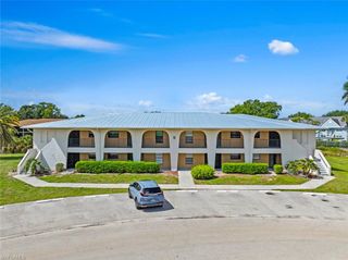 151 Cypress WAY E D3, Naples, FL 34110