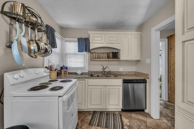 1217 N Allen Street, West Plains, MO 65775