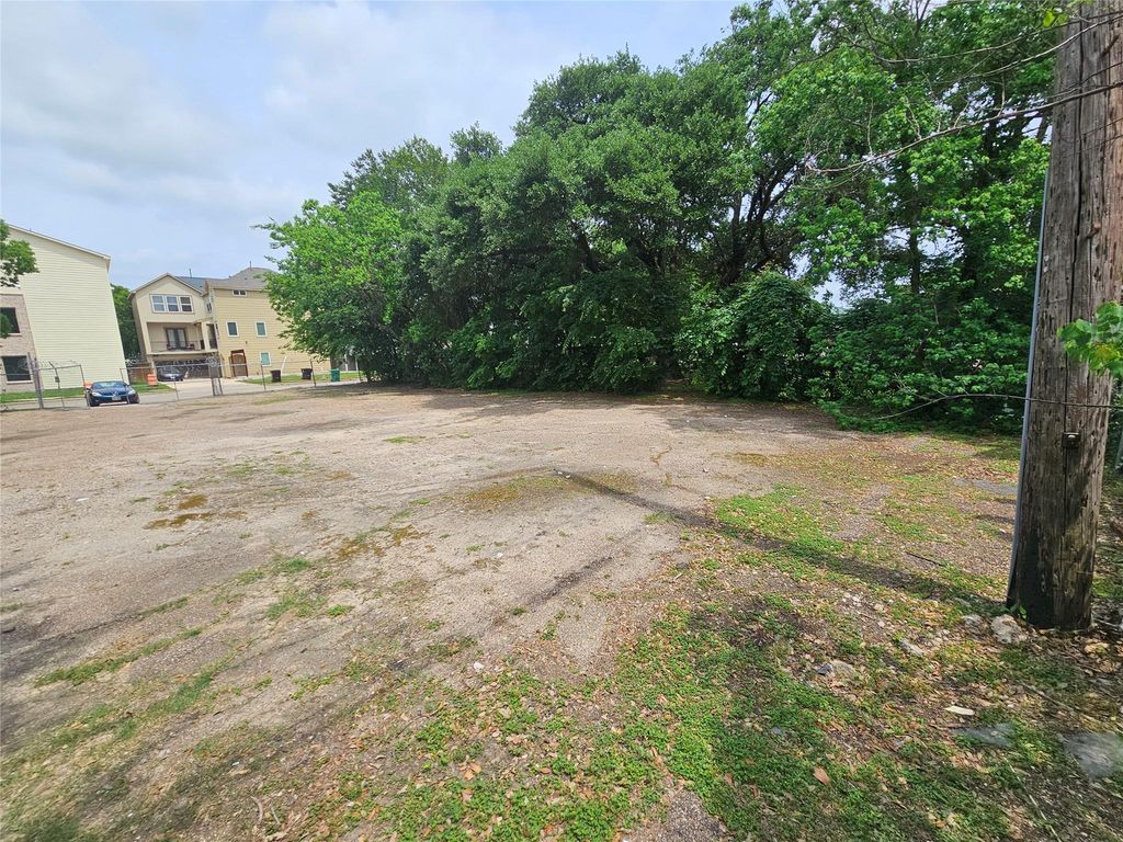 3330 Kilgore Street, Houston, TX 77021